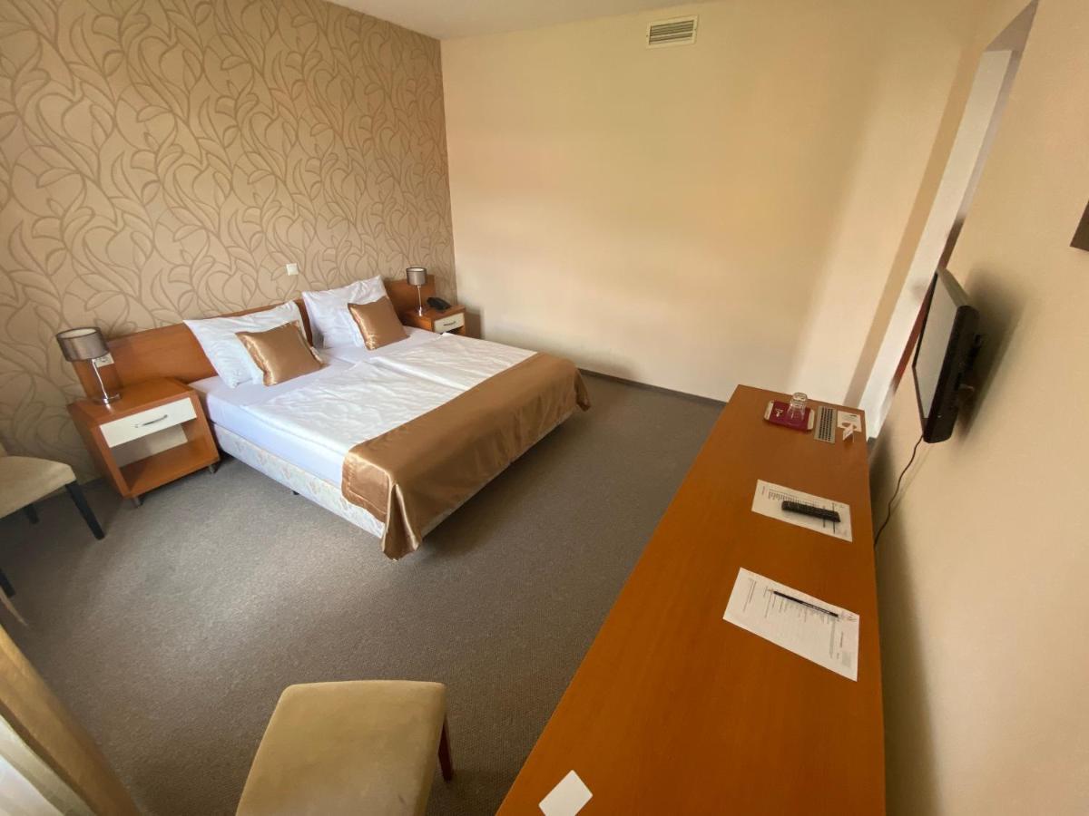 Boutique Hotel Sopianae Pecs Luaran gambar