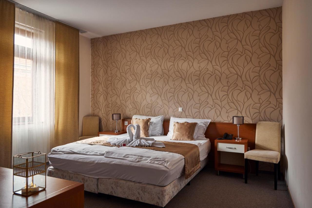 Boutique Hotel Sopianae Pecs Luaran gambar