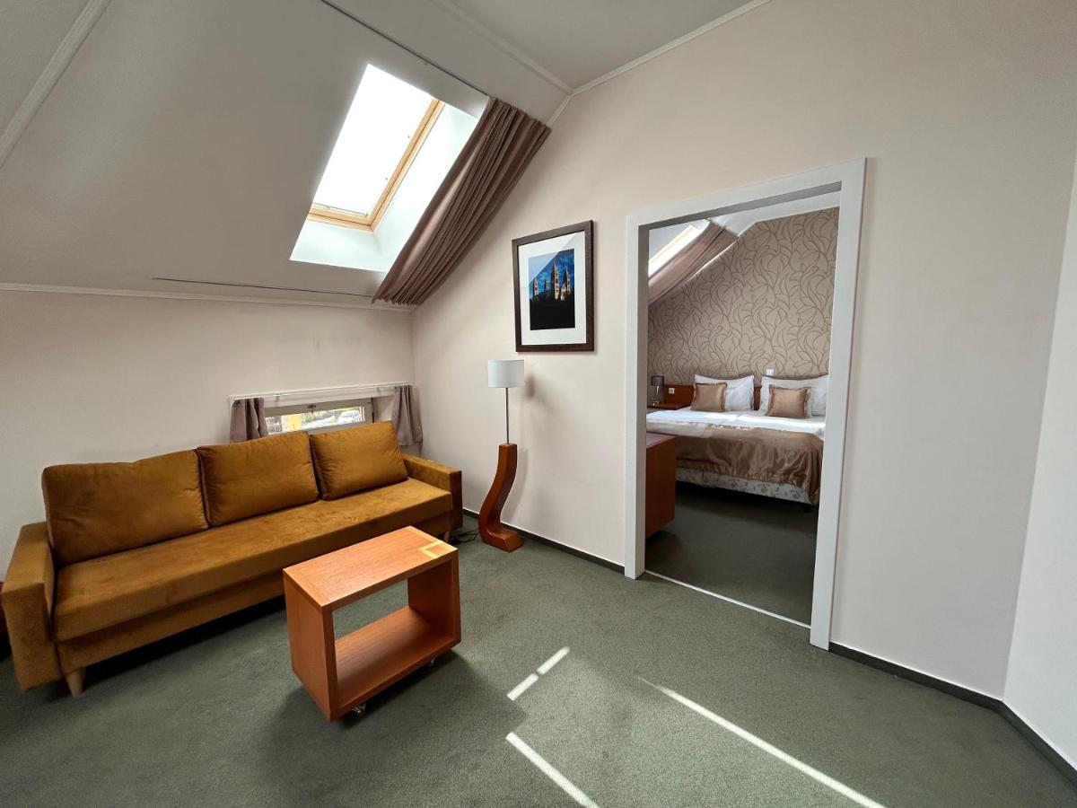 Boutique Hotel Sopianae Pecs Luaran gambar