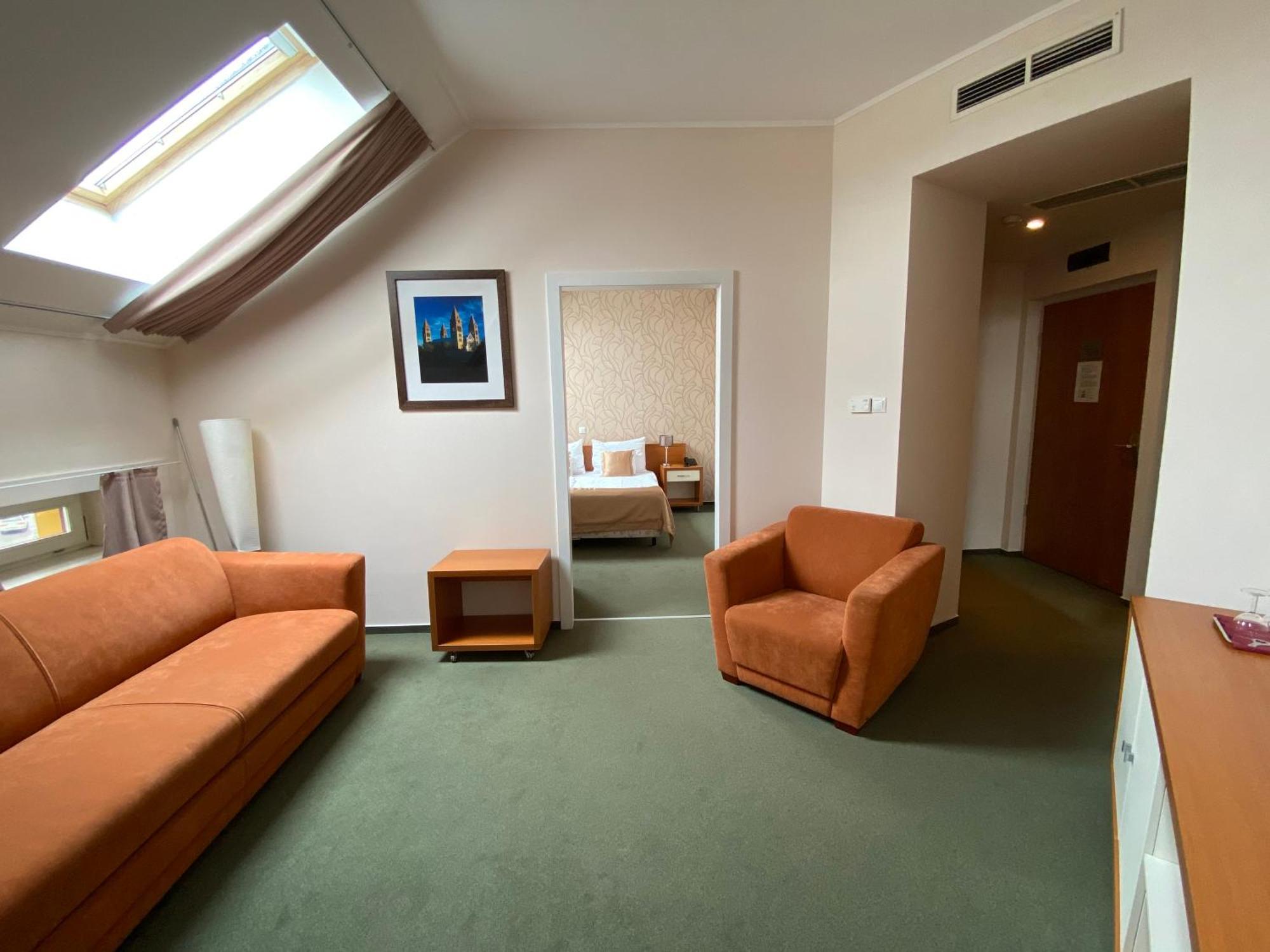 Boutique Hotel Sopianae Pecs Luaran gambar