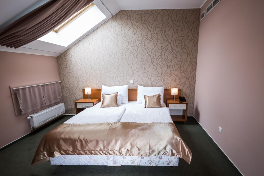 Boutique Hotel Sopianae Pecs Luaran gambar