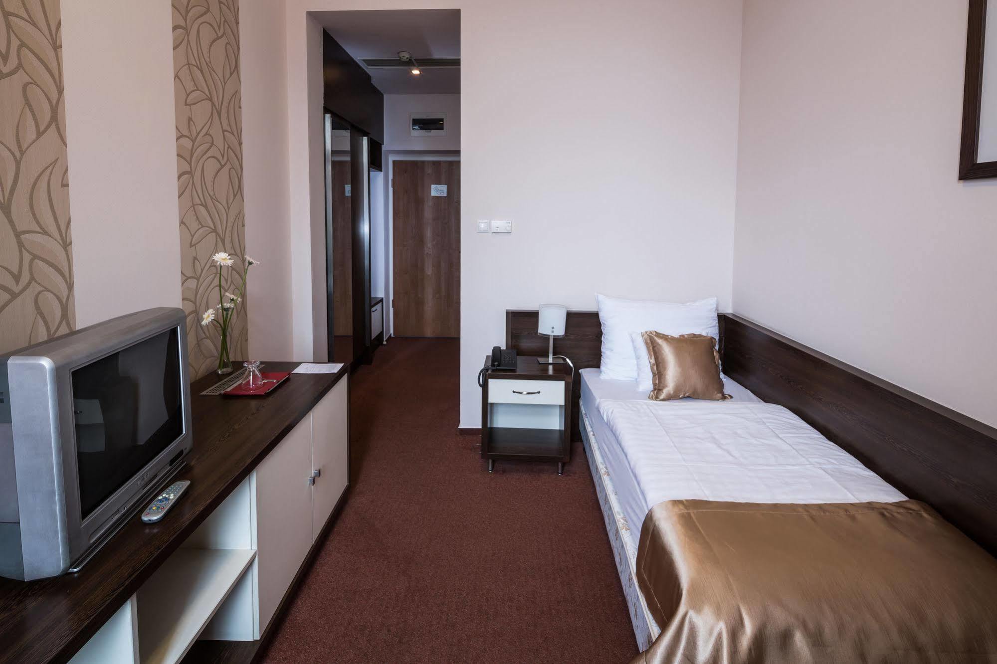 Boutique Hotel Sopianae Pecs Luaran gambar