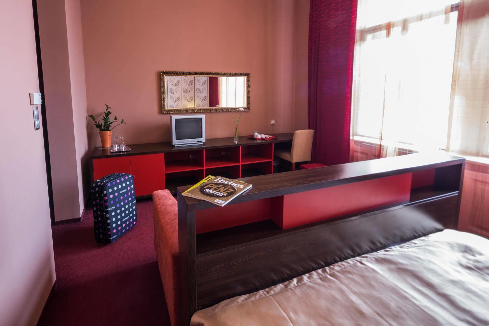 Boutique Hotel Sopianae Pecs Luaran gambar