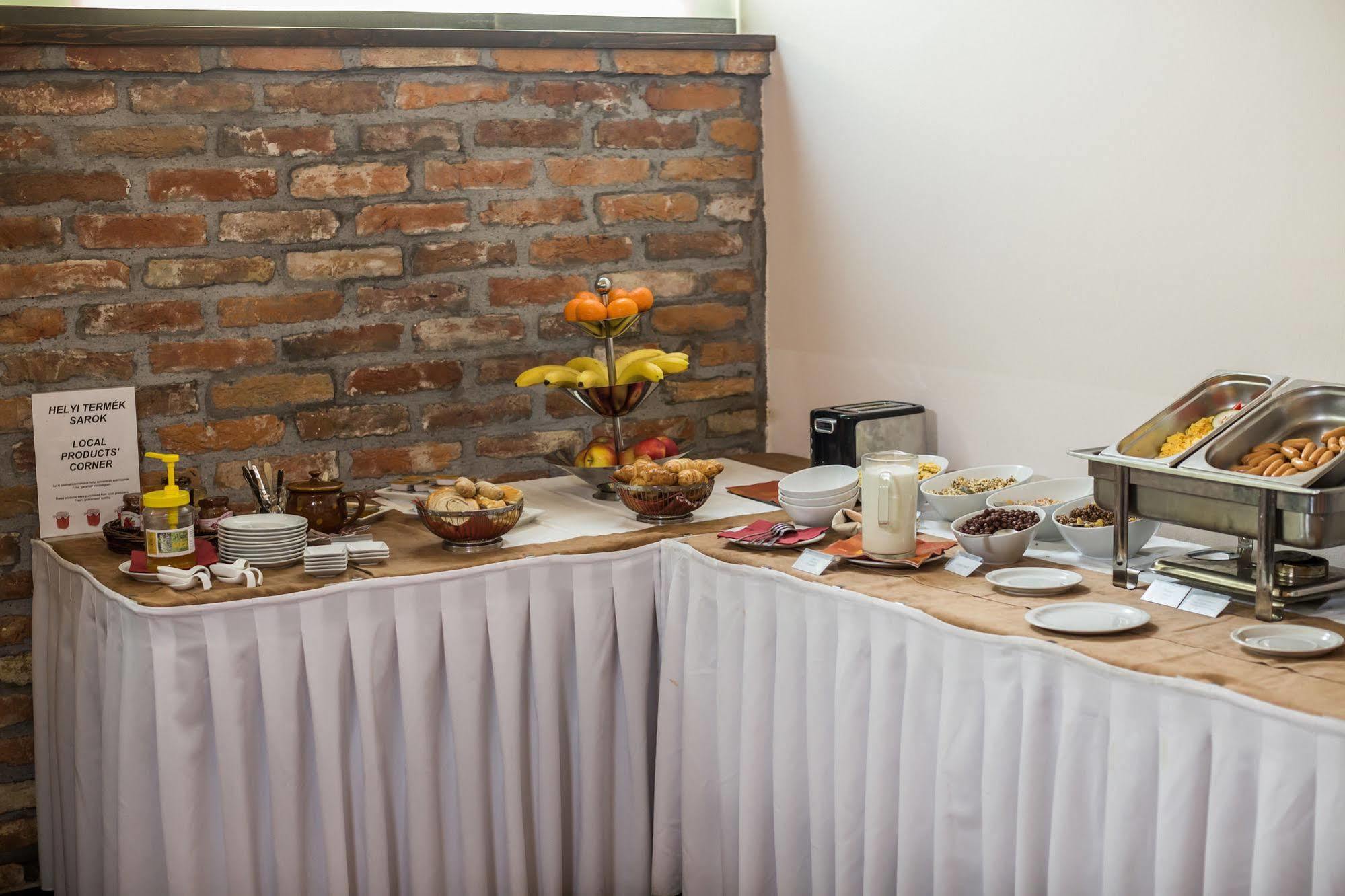 Boutique Hotel Sopianae Pecs Luaran gambar